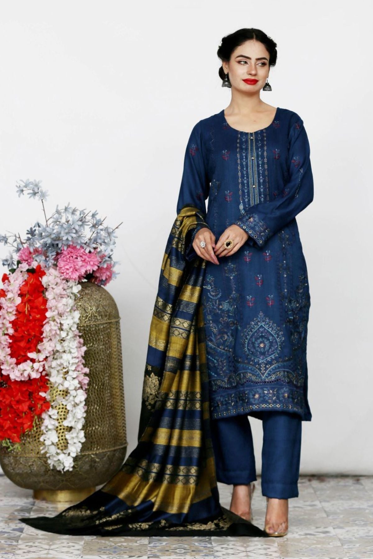 AA Peach Embroidered 01-03pc-Banarasi Shawl -A7
